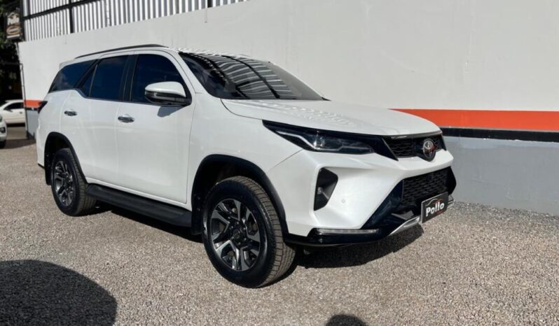 Toyota Hilux SW4  2.8 SRX 4X4 full